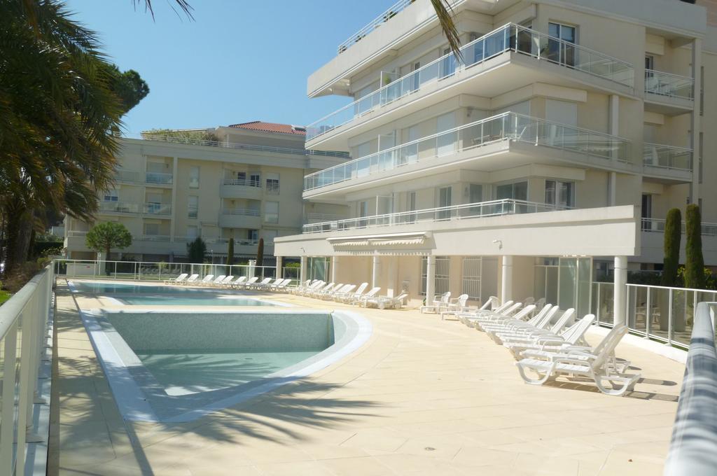 Stunning 2 Bed, 2 Bath Apt On The Cannes Sea Front Has Swimming Pool And Is A Secure Modern Building 464 Екстериор снимка