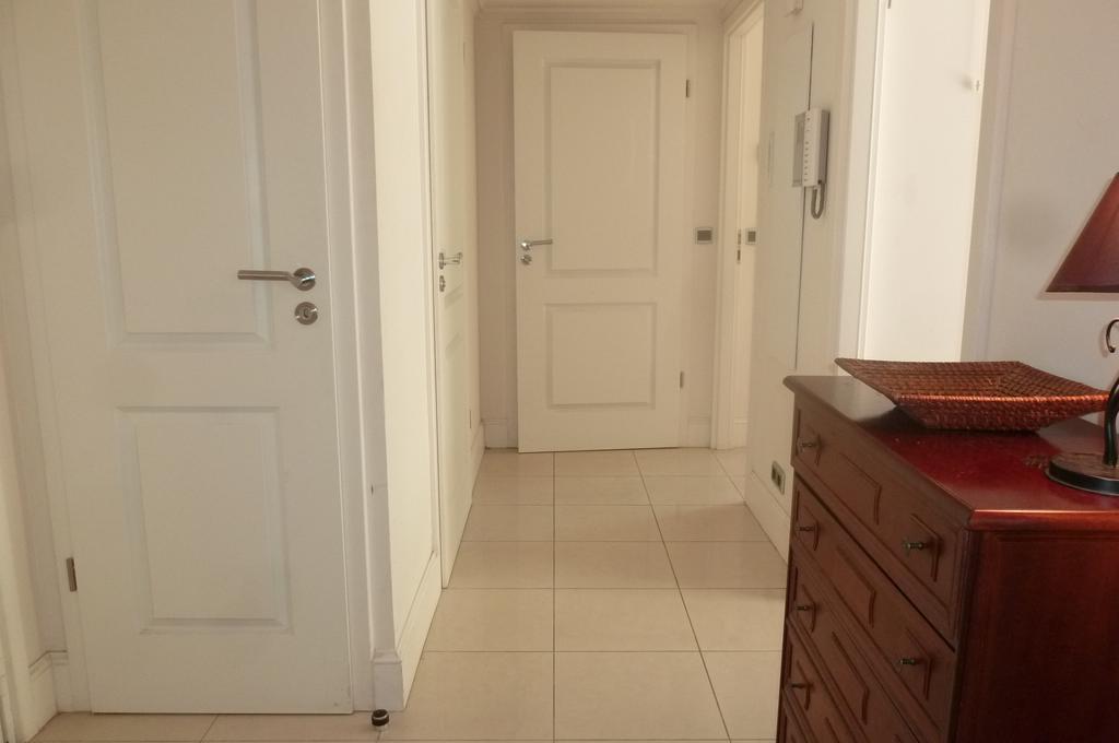 Stunning 2 Bed, 2 Bath Apt On The Cannes Sea Front Has Swimming Pool And Is A Secure Modern Building 464 Екстериор снимка