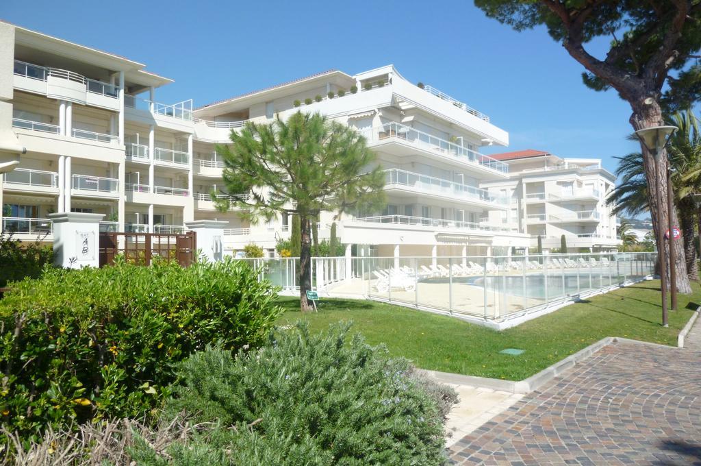 Stunning 2 Bed, 2 Bath Apt On The Cannes Sea Front Has Swimming Pool And Is A Secure Modern Building 464 Екстериор снимка