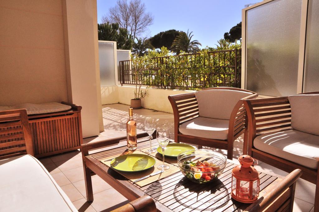 Stunning 2 Bed, 2 Bath Apt On The Cannes Sea Front Has Swimming Pool And Is A Secure Modern Building 464 Екстериор снимка