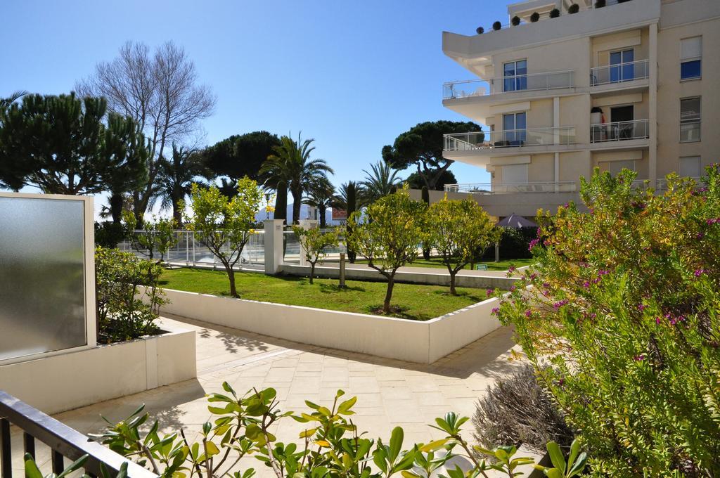 Stunning 2 Bed, 2 Bath Apt On The Cannes Sea Front Has Swimming Pool And Is A Secure Modern Building 464 Екстериор снимка