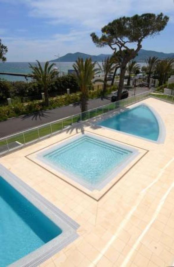 Stunning 2 Bed, 2 Bath Apt On The Cannes Sea Front Has Swimming Pool And Is A Secure Modern Building 464 Екстериор снимка