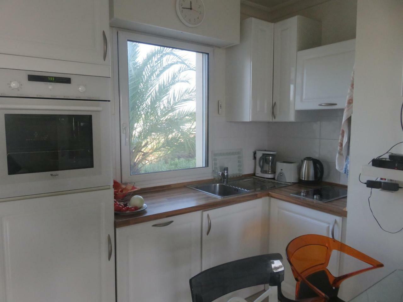 Stunning 2 Bed, 2 Bath Apt On The Cannes Sea Front Has Swimming Pool And Is A Secure Modern Building 464 Екстериор снимка