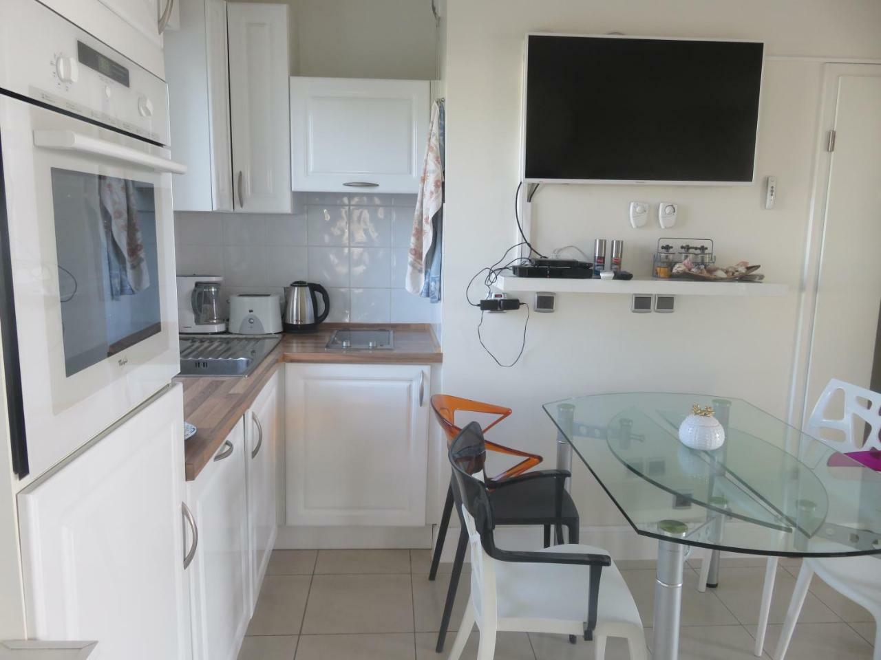 Stunning 2 Bed, 2 Bath Apt On The Cannes Sea Front Has Swimming Pool And Is A Secure Modern Building 464 Екстериор снимка