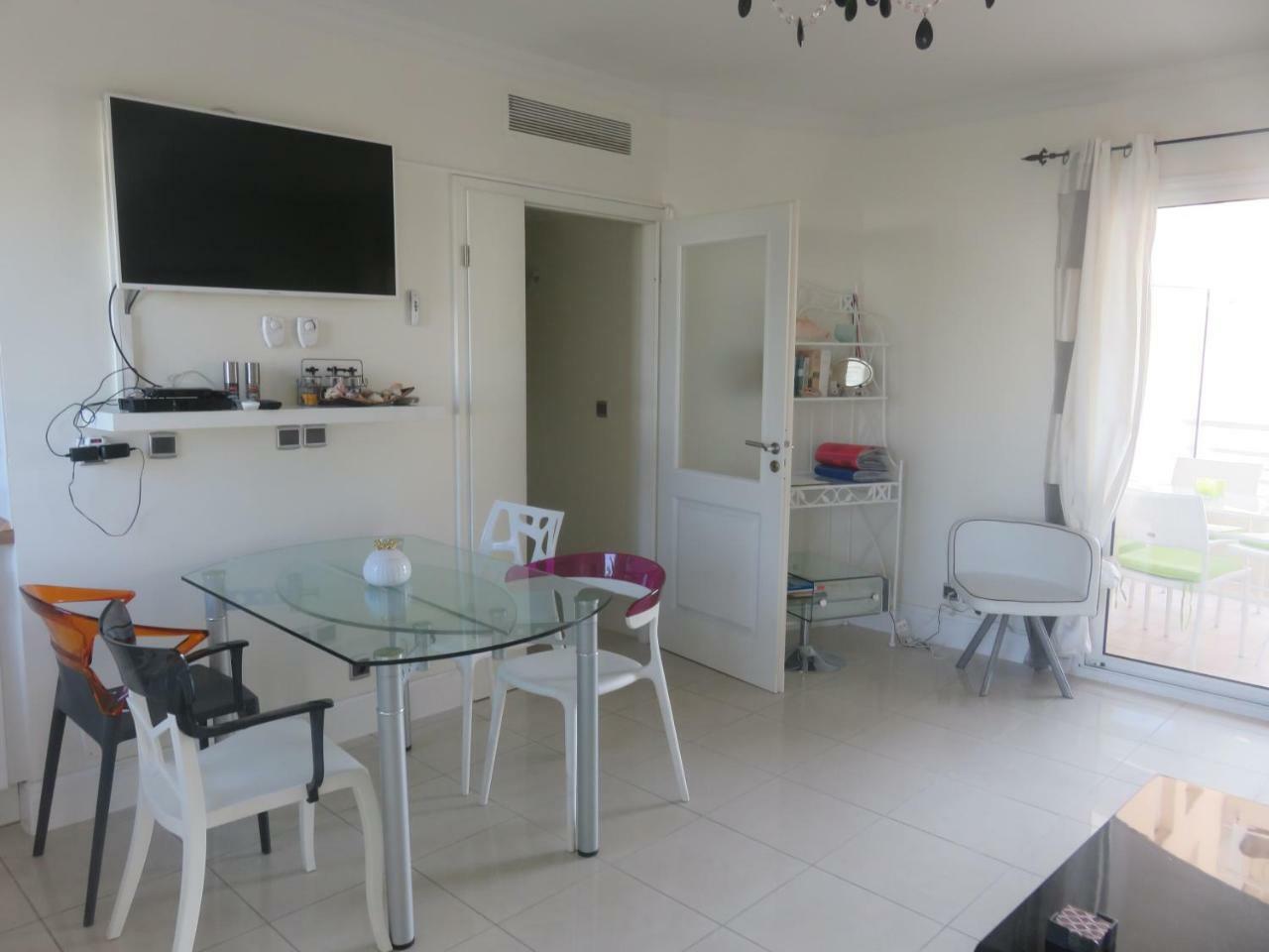 Stunning 2 Bed, 2 Bath Apt On The Cannes Sea Front Has Swimming Pool And Is A Secure Modern Building 464 Екстериор снимка