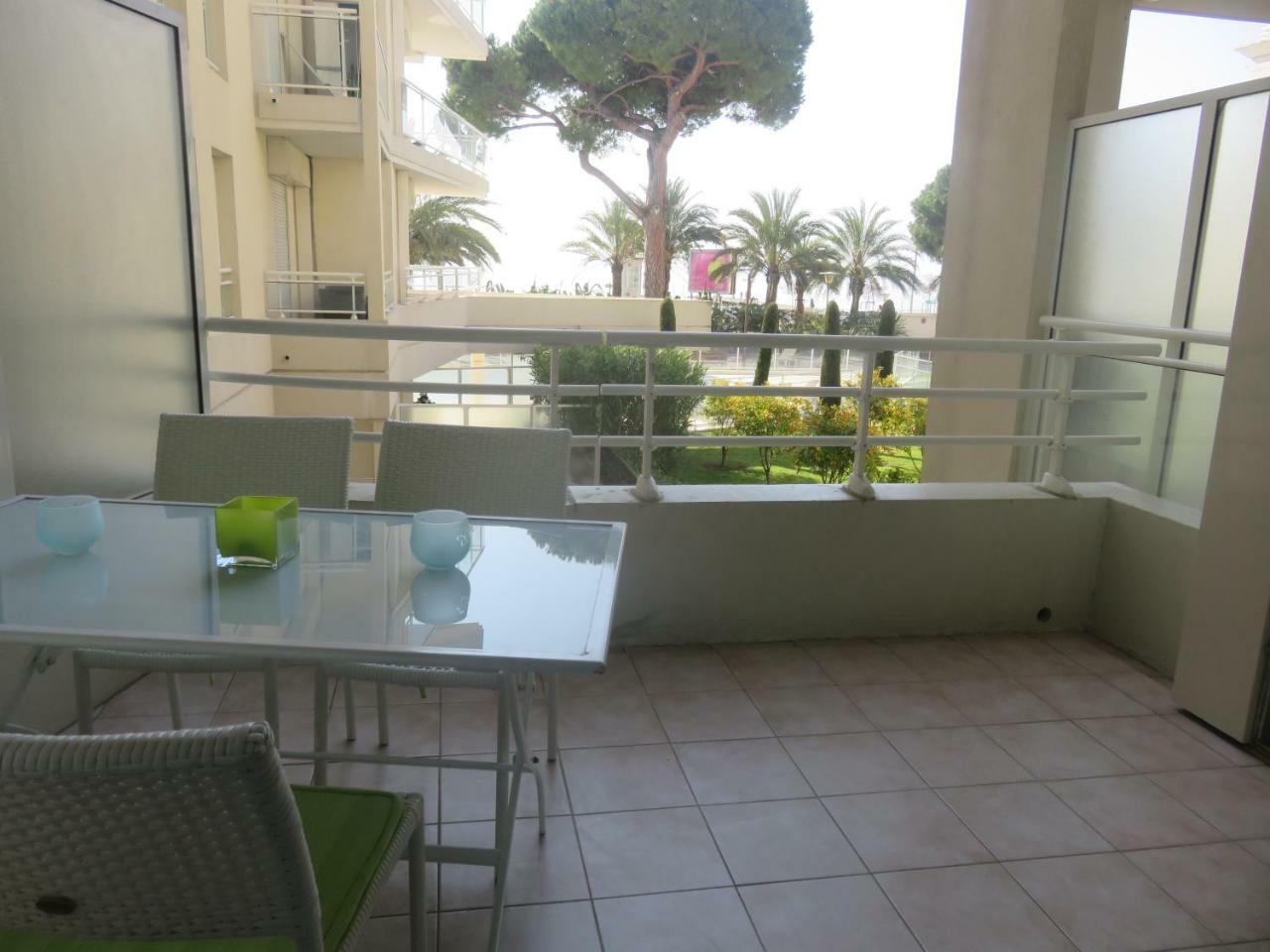 Stunning 2 Bed, 2 Bath Apt On The Cannes Sea Front Has Swimming Pool And Is A Secure Modern Building 464 Екстериор снимка