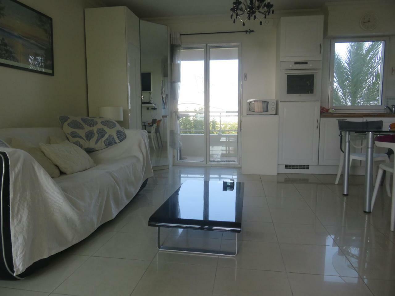 Stunning 2 Bed, 2 Bath Apt On The Cannes Sea Front Has Swimming Pool And Is A Secure Modern Building 464 Екстериор снимка